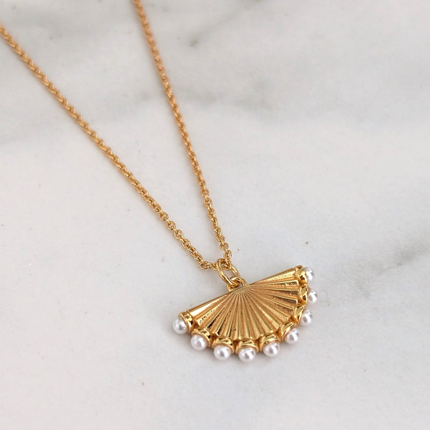 The Fan Pearl Pendant Necklace