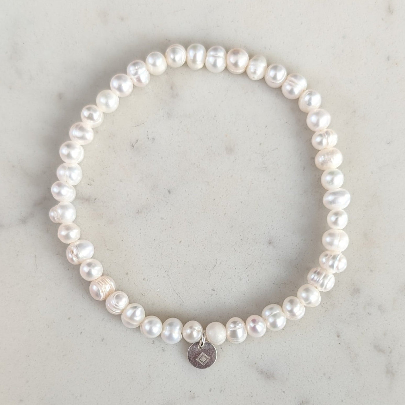 4mm elasticated pearl bead bracelet