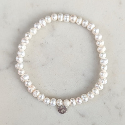 4mm elasticated pearl bead bracelet