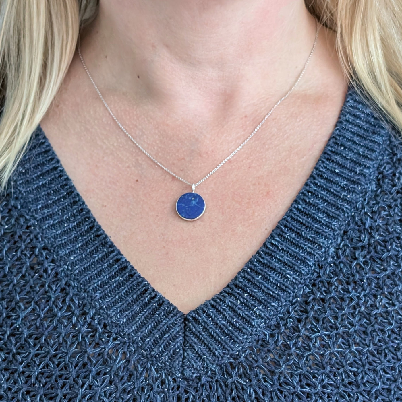 sterling silver lapis lazuli circular pendant necklace